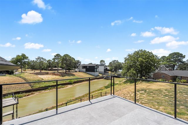 219 Autumn Wood Trail, Gun Barrel City, TX 75156