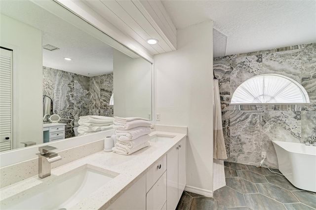 6519 28TH AVENUE E, Bradenton, FL 34208