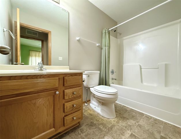 168 SE Sweetgrass Lane, Pleasant Hill, IA 50327