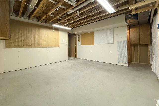 168 SE Sweetgrass Lane, Pleasant Hill, IA 50327