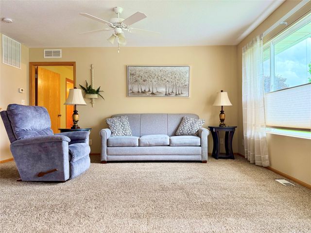 168 SE Sweetgrass Lane, Pleasant Hill, IA 50327