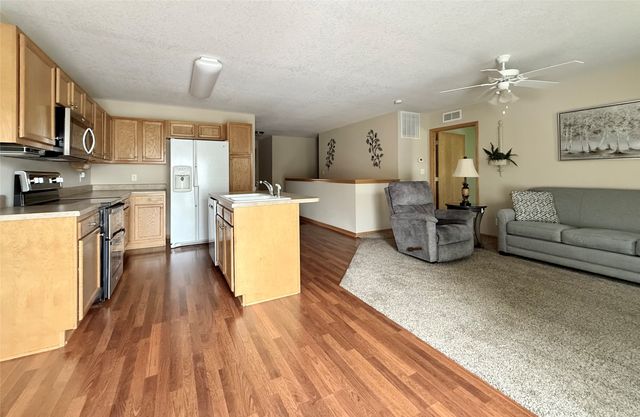 168 SE Sweetgrass Lane, Pleasant Hill, IA 50327