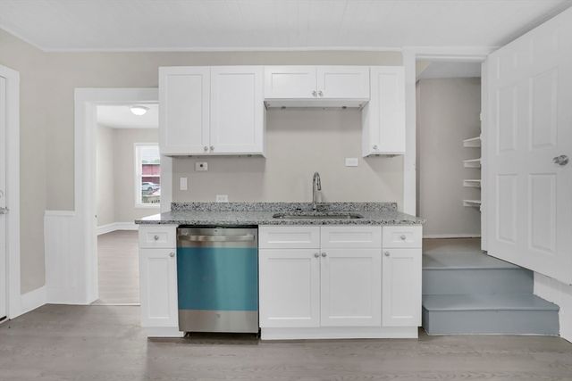 7 Sibley Ave, Westfield, MA 01085