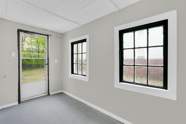 7 Sibley Ave, Westfield, MA 01085