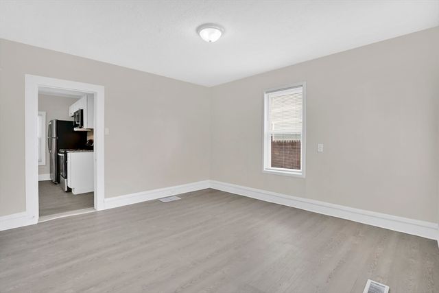 7 Sibley Ave, Westfield, MA 01085