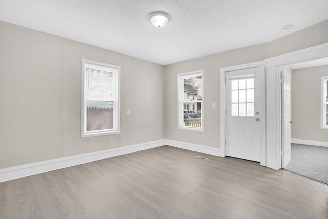 7 Sibley Ave, Westfield, MA 01085