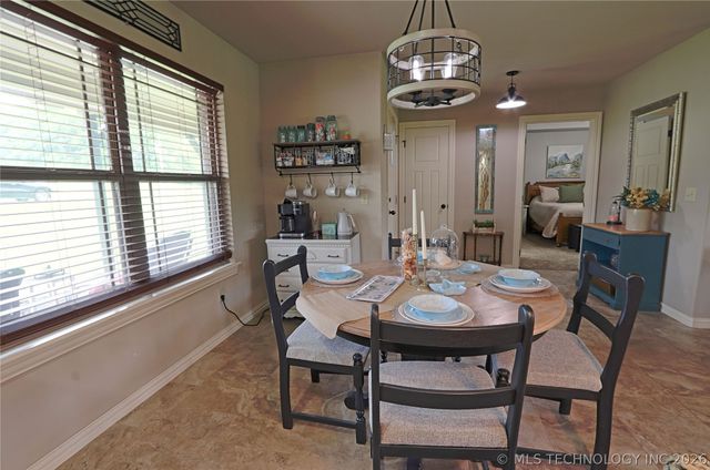 15044 S Ash Valley Lane, Claremore, OK 74017