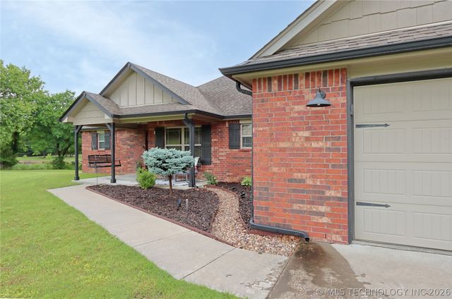 15044 S Ash Valley Lane, Claremore, OK 74017