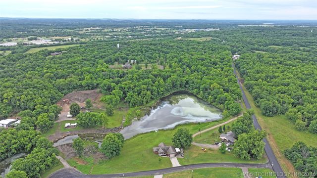 15044 S Ash Valley Lane, Claremore, OK 74017