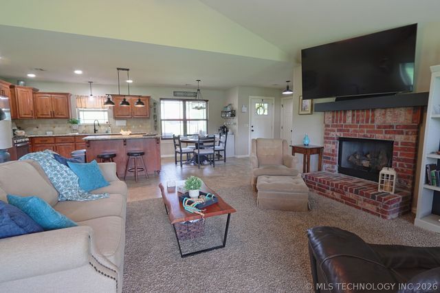 15044 S Ash Valley Lane, Claremore, OK 74017