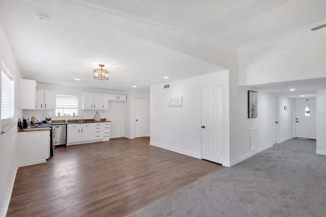 606 Hillcrest Street, Mansfield, TX 76063