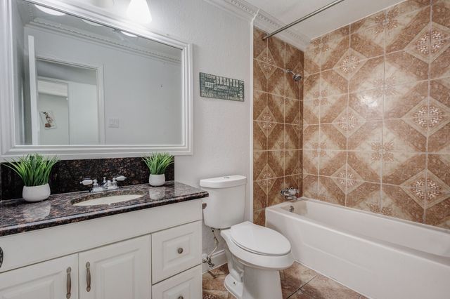 606 Hillcrest Street, Mansfield, TX 76063