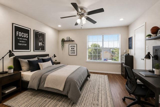 304 Wegstrom ST, Hutto, TX 78634