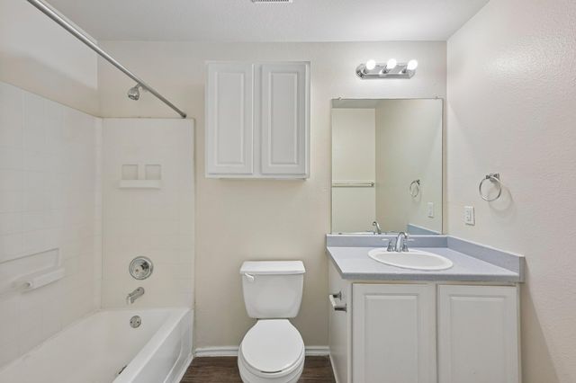304 Wegstrom ST, Hutto, TX 78634