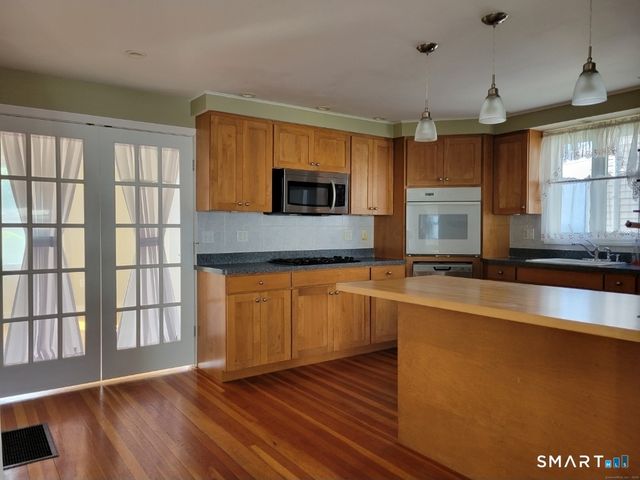 26 King Street, Shelton, CT 06484