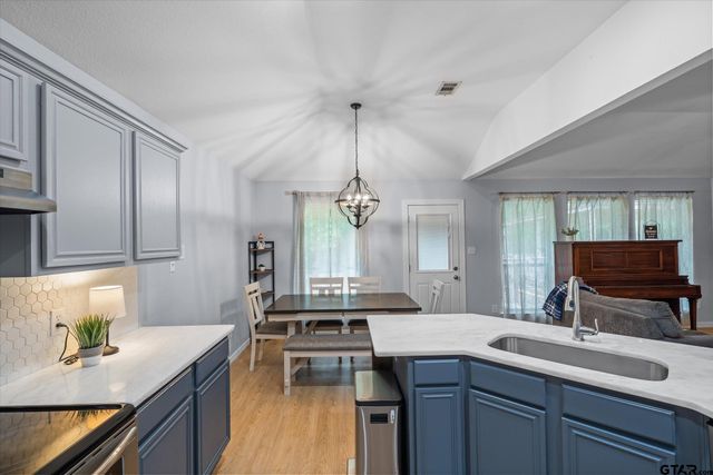 341 Frederick Cir, Flint, TX 75762