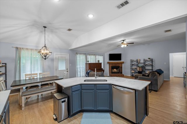 341 Frederick Cir, Flint, TX 75762