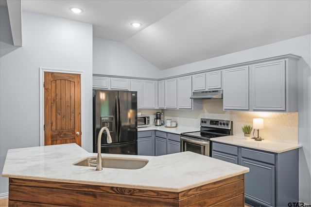 341 Frederick Cir, Flint, TX 75762
