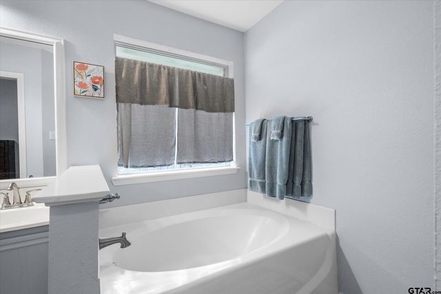 341 Frederick Cir, Flint, TX 75762
