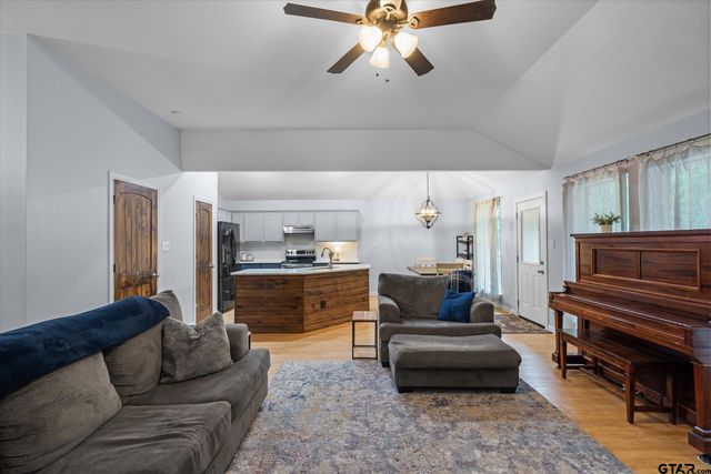 341 Frederick Cir, Flint, TX 75762