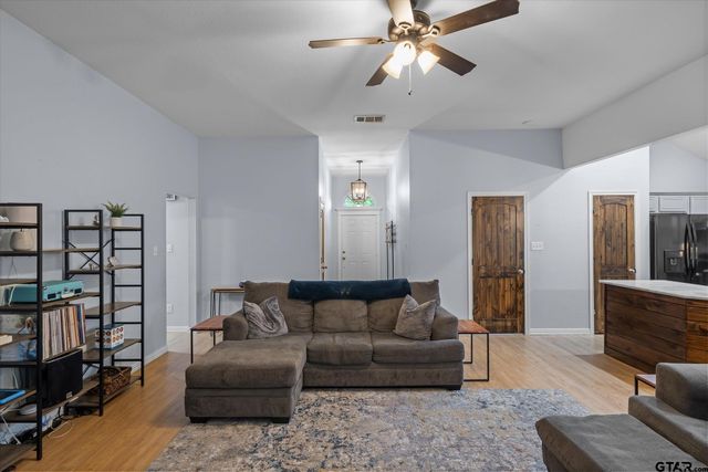341 Frederick Cir, Flint, TX 75762