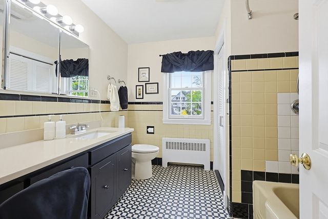 14 Wallace Rd, Lynn, MA 01902