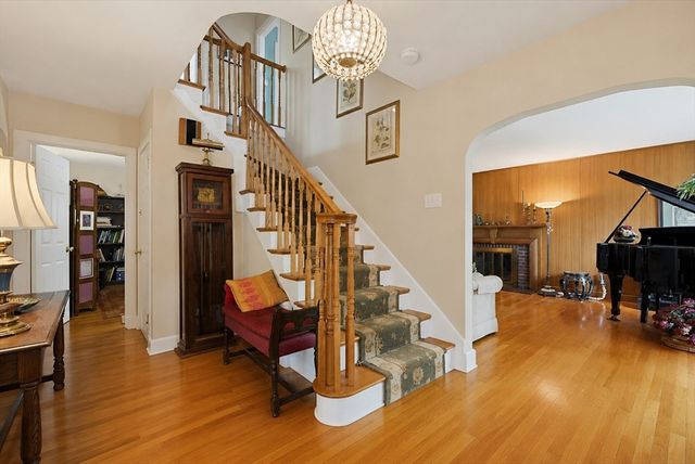 14 Wallace Rd, Lynn, MA 01902