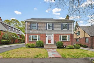 14 Wallace Rd, Lynn, MA 01902