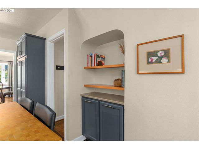 2405 Ne 25TH Ave, Portland, OR 97212