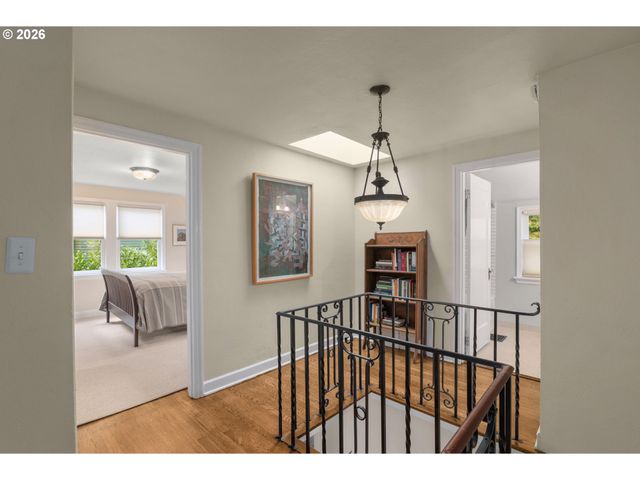 2405 Ne 25TH Ave, Portland, OR 97212