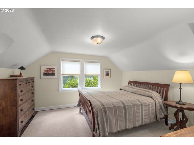 2405 Ne 25TH Ave, Portland, OR 97212