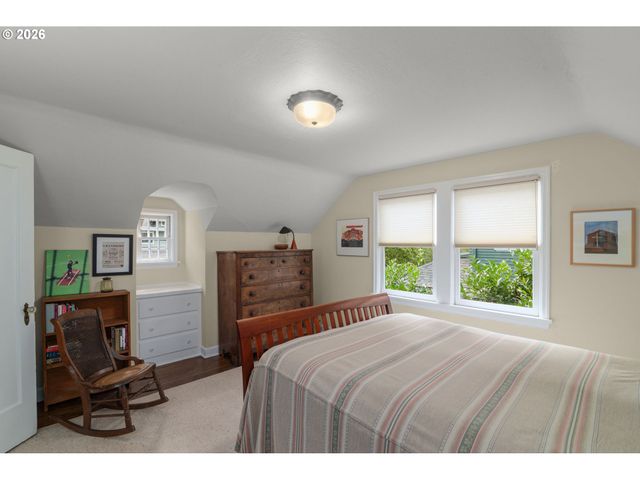 2405 Ne 25TH Ave, Portland, OR 97212