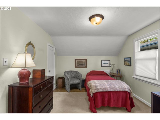 2405 Ne 25TH Ave, Portland, OR 97212