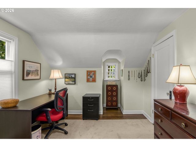 2405 Ne 25TH Ave, Portland, OR 97212