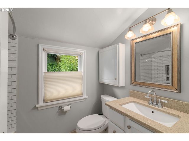 2405 Ne 25TH Ave, Portland, OR 97212