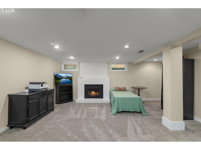 2405 Ne 25TH Ave, Portland, OR 97212