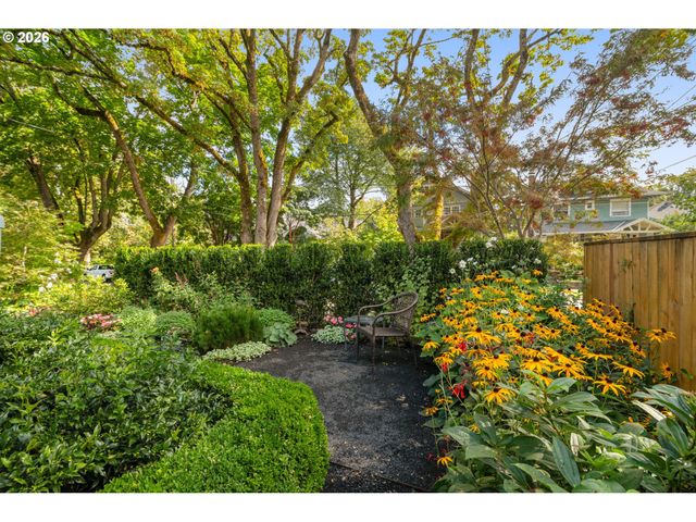 2405 Ne 25TH Ave, Portland, OR 97212