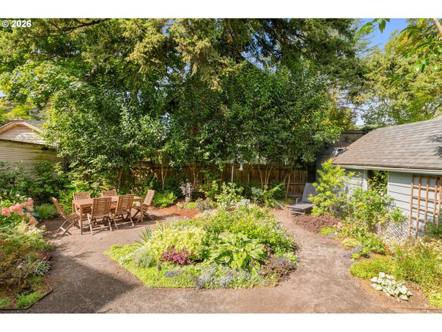2405 Ne 25TH Ave, Portland, OR 97212