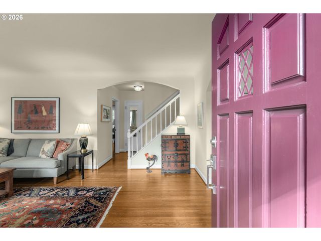 2405 Ne 25TH Ave, Portland, OR 97212