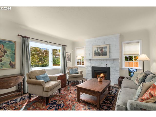 2405 Ne 25TH Ave, Portland, OR 97212