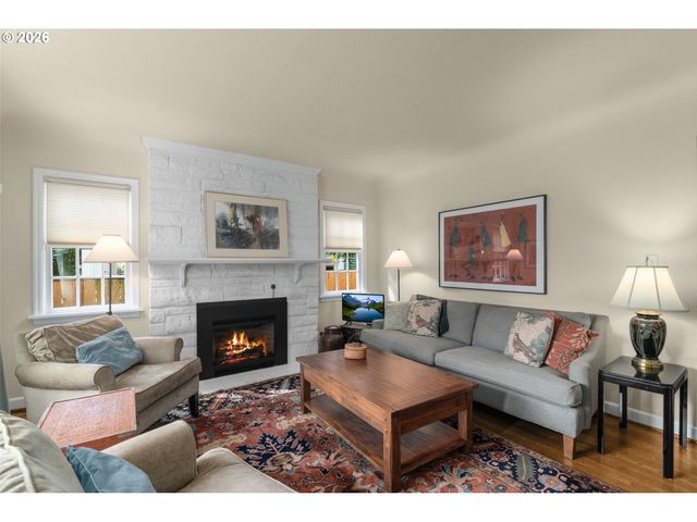 2405 Ne 25TH Ave, Portland, OR 97212
