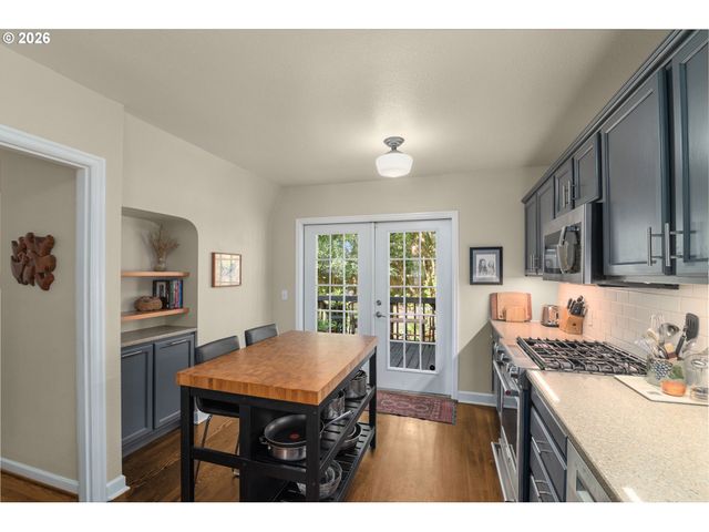 2405 Ne 25TH Ave, Portland, OR 97212