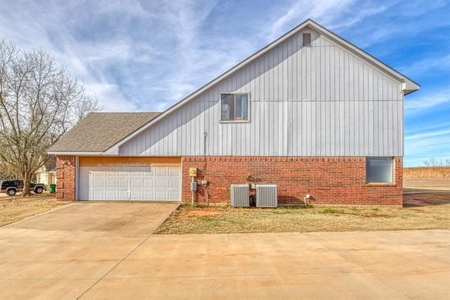 1027 Woodbrook Boulevard, Purcell, OK 73080