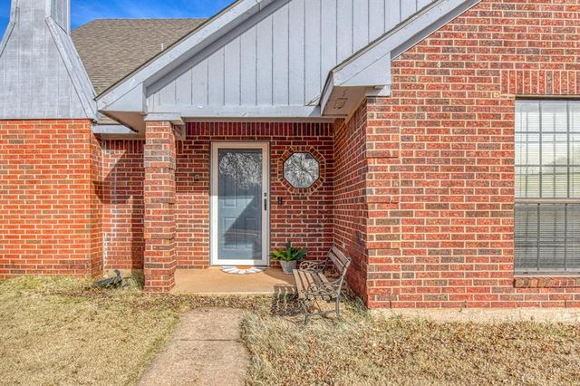 1027 Woodbrook Boulevard, Purcell, OK 73080