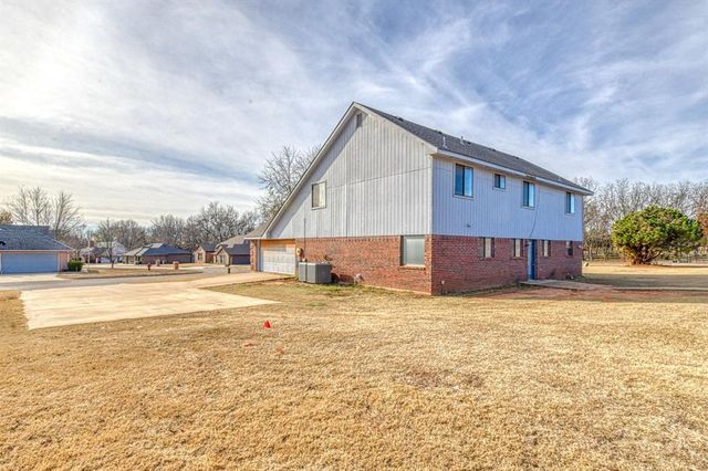 1027 Woodbrook Boulevard, Purcell, OK 73080