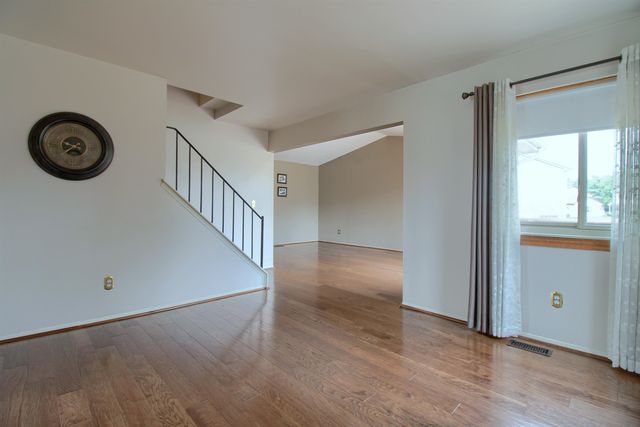 26012 Rose Marie Drive, Flat Rock, MI 48134