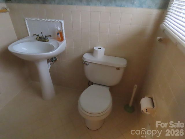 7636 Michael Drive, Charlotte, NC 28215