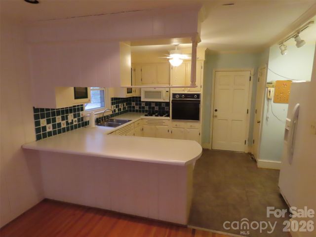 7636 Michael Drive, Charlotte, NC 28215