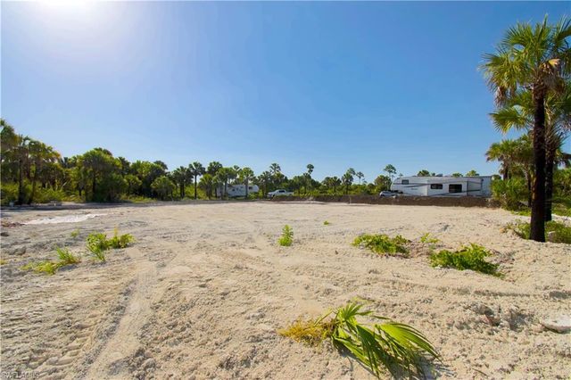 2640 36th AVE SE, Naples, FL 34117