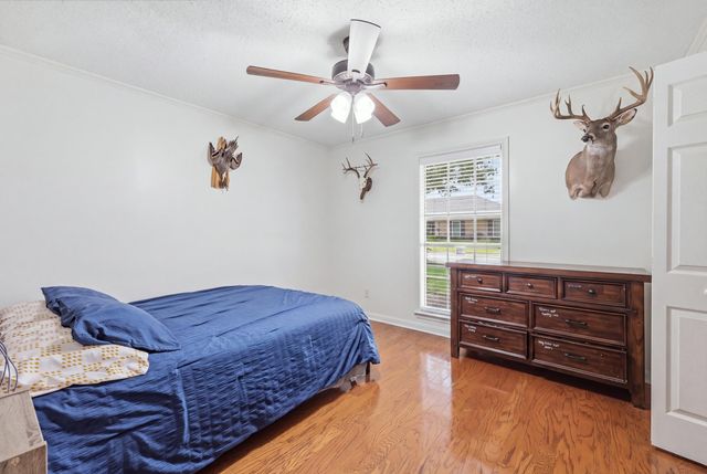 201 Aspen Dr, Houma, LA 70360